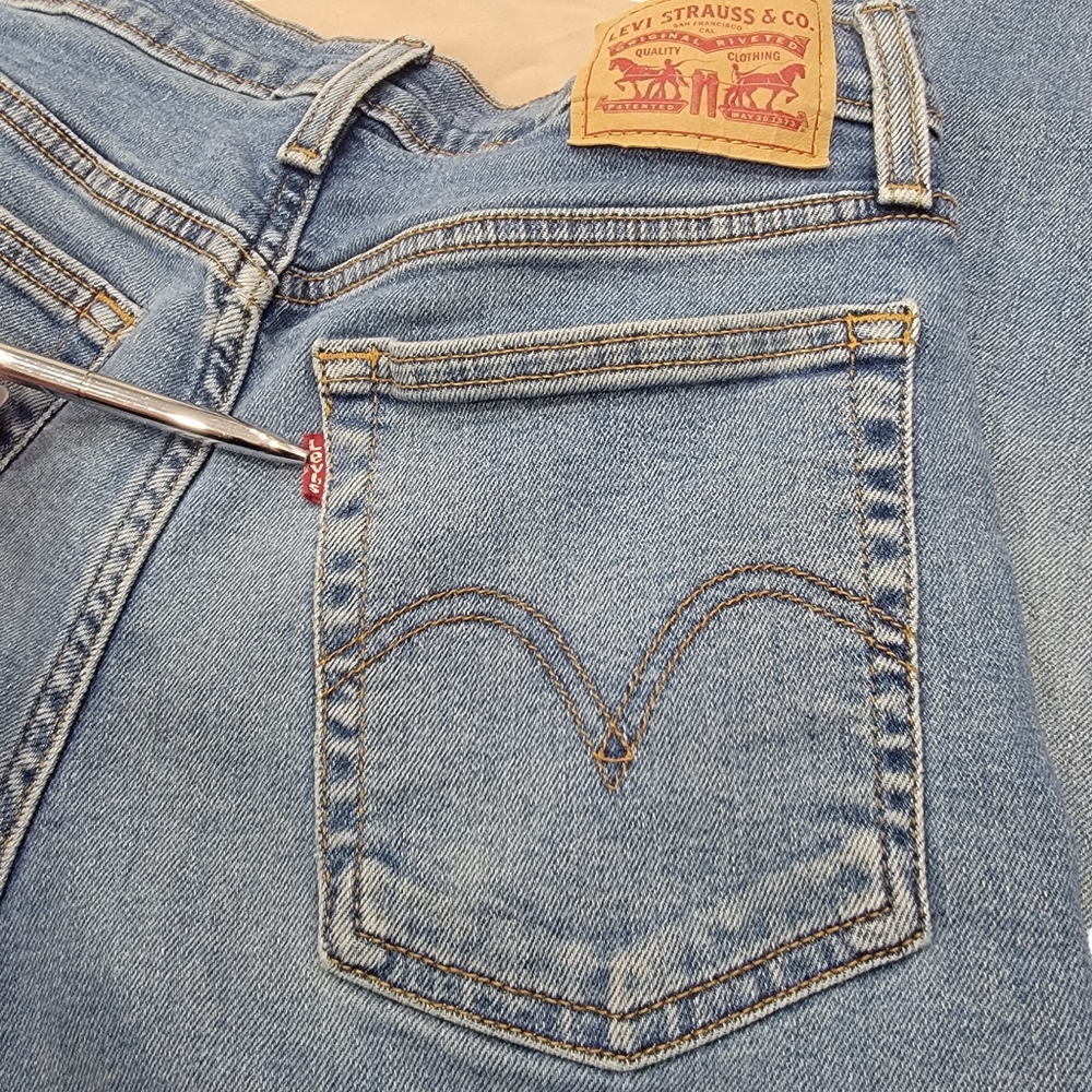 Levi’s Women’s Wedgie Straight Leg High Rise Blue Denim Button Fly Retro… - Picture 9 of 15